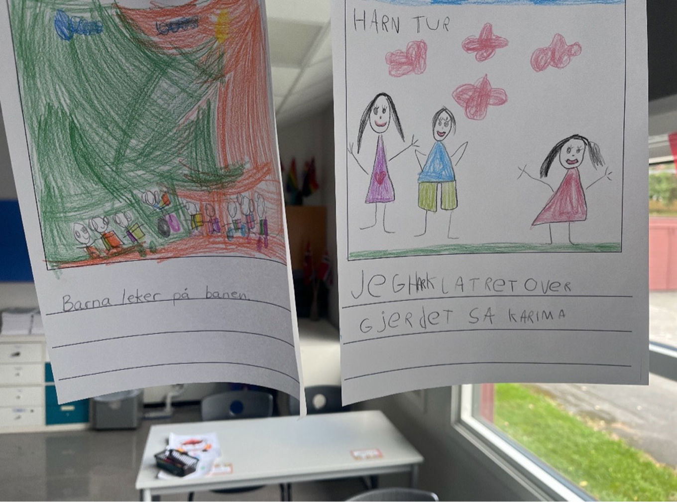en skjerm med en tegnefilm på