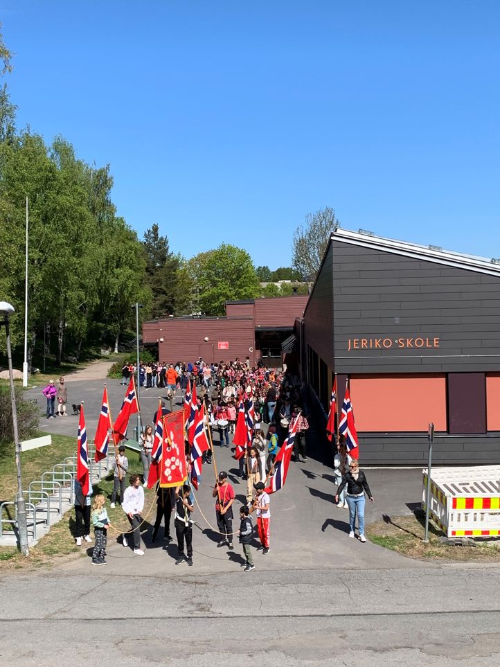 17 mai tog